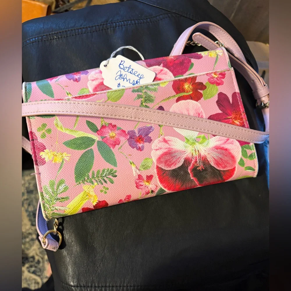 Betsey Johnson Pink Floral Crossbody Bag - Picture 7 of 10